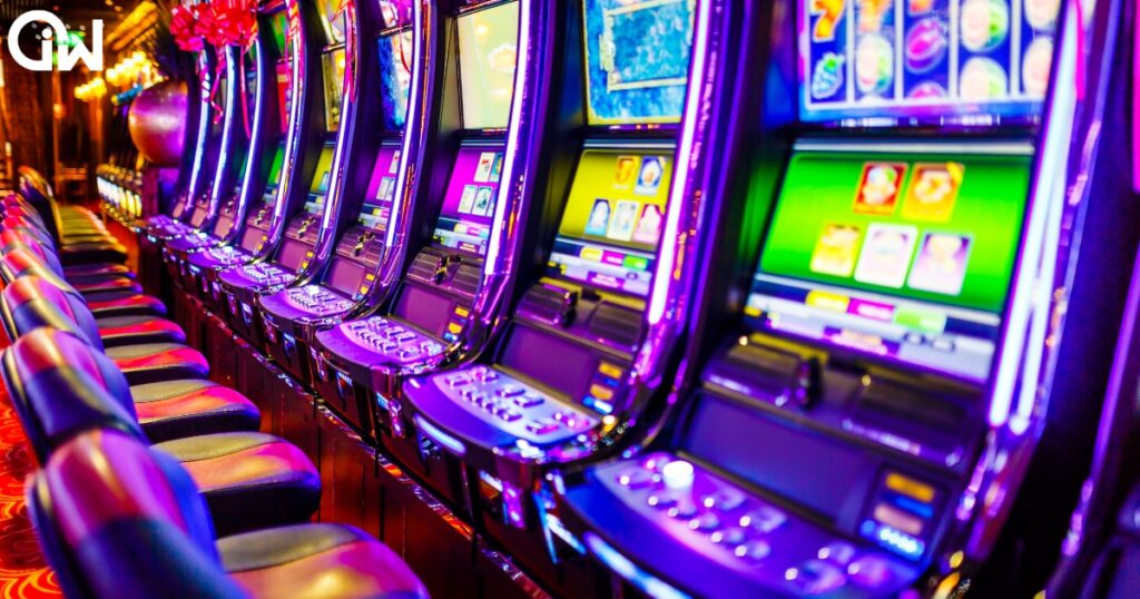 Mặc dù phần lớn các báo cáo đáng ngờ đến từ ngân hàng, nhưng casino và nhà điều hành cờ bạc vẫn trực tiếp dính líu đến nhiều âm mưu rửa tiền
